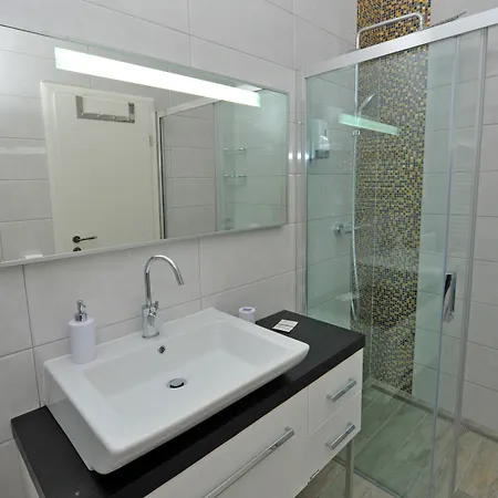 Luxury Nirvana Гостевой дом 4*