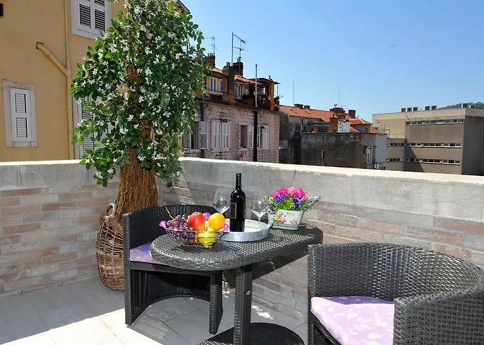 Luxury Nirvana Konukevi 4*