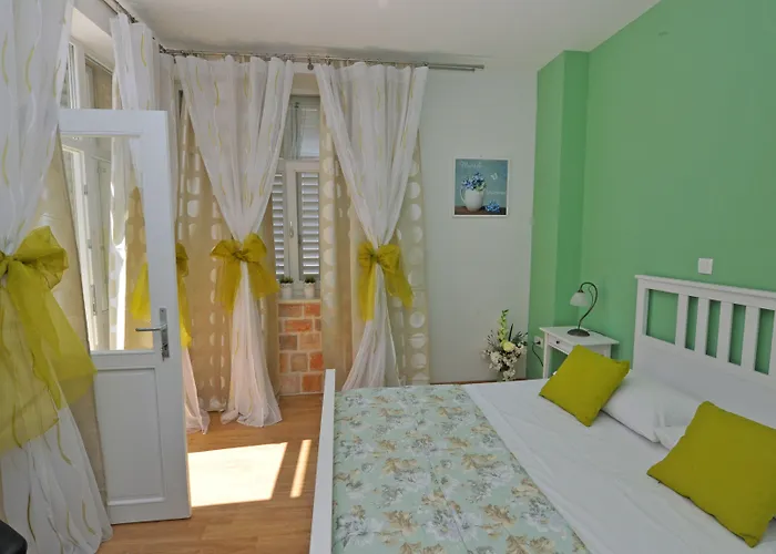 Konukevi Luxury Nirvana 4*