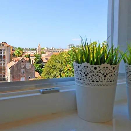 Luxury Nirvana Split